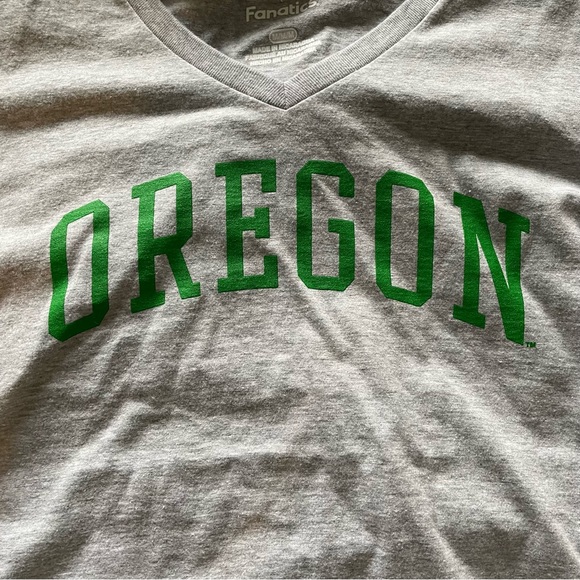 Never worn Oregon shirt - Picture 2 of 3